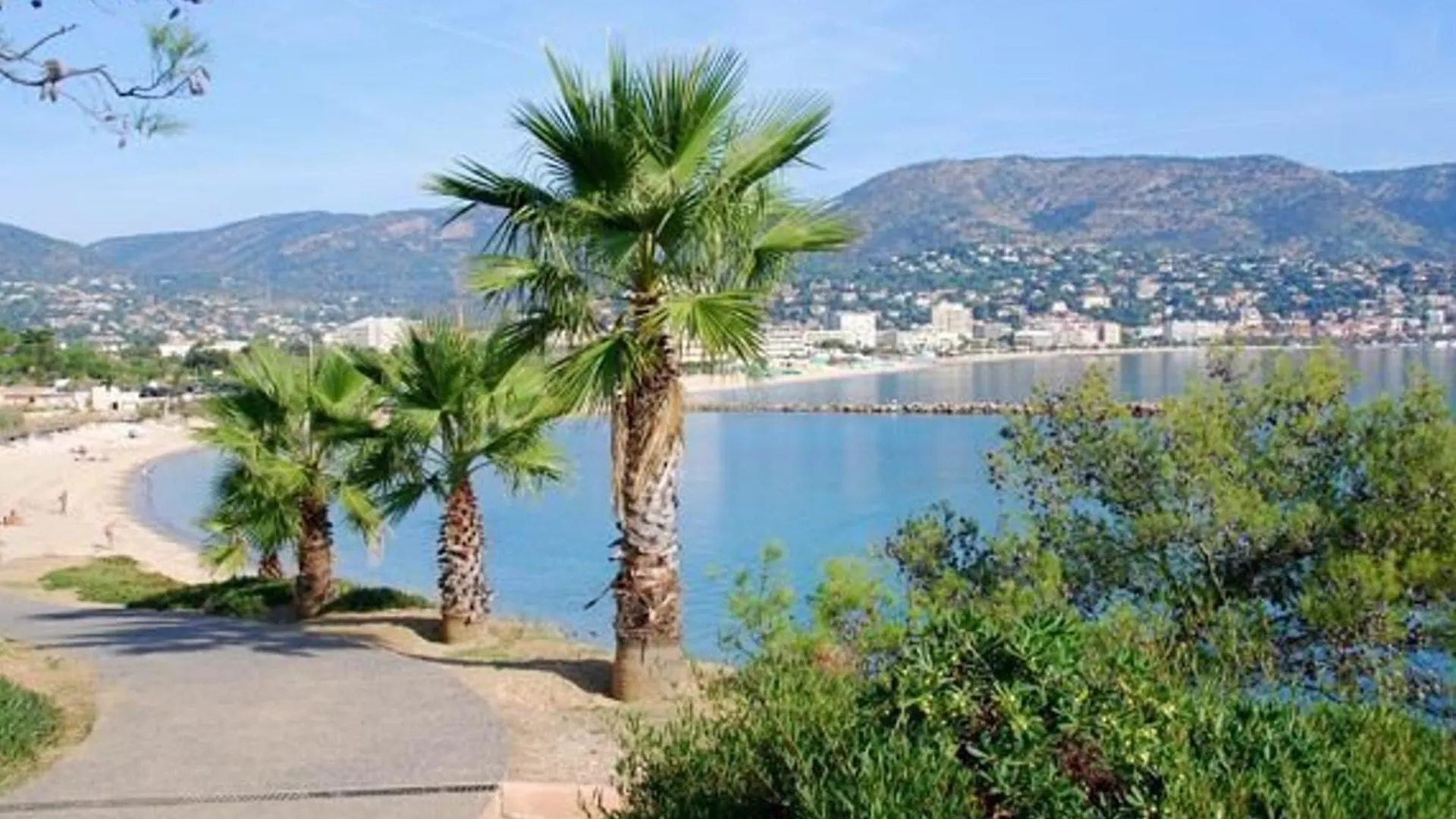Appartement T2 Proche Plage Et Commerces, 4 Couchages, Bormes-Les-Mimosas - Fr-1-251-765 Francie